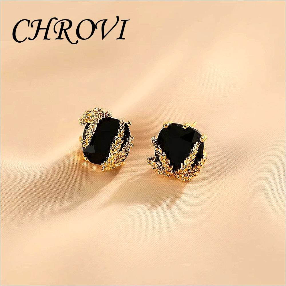 Middle-aged golden round diamond stud earrings for women, unique and niche ear ornaments, elegant and practical, black earrings