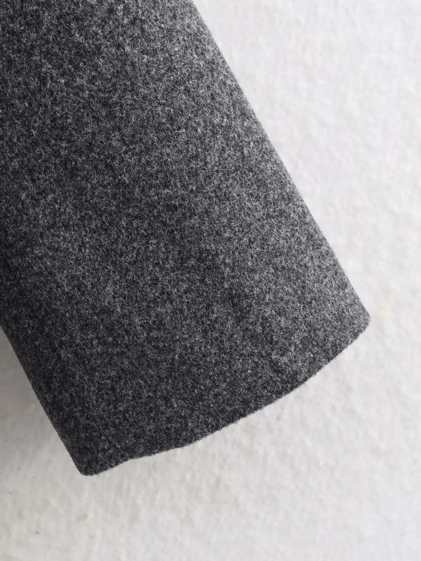 เสื้อโค้ทผู้หญิง DiYiG รุ่นใหม่ประจำฤดูหนาวปี 2025 แฟชั่นสีพื้น ผ้าคลุมไหล่แบบผูกคอ แขนยาว ติดกระดุม  แมทช์ได้กับทุกชุด เสื้อคลุมตัวนอกสำหรับผู้หญิง