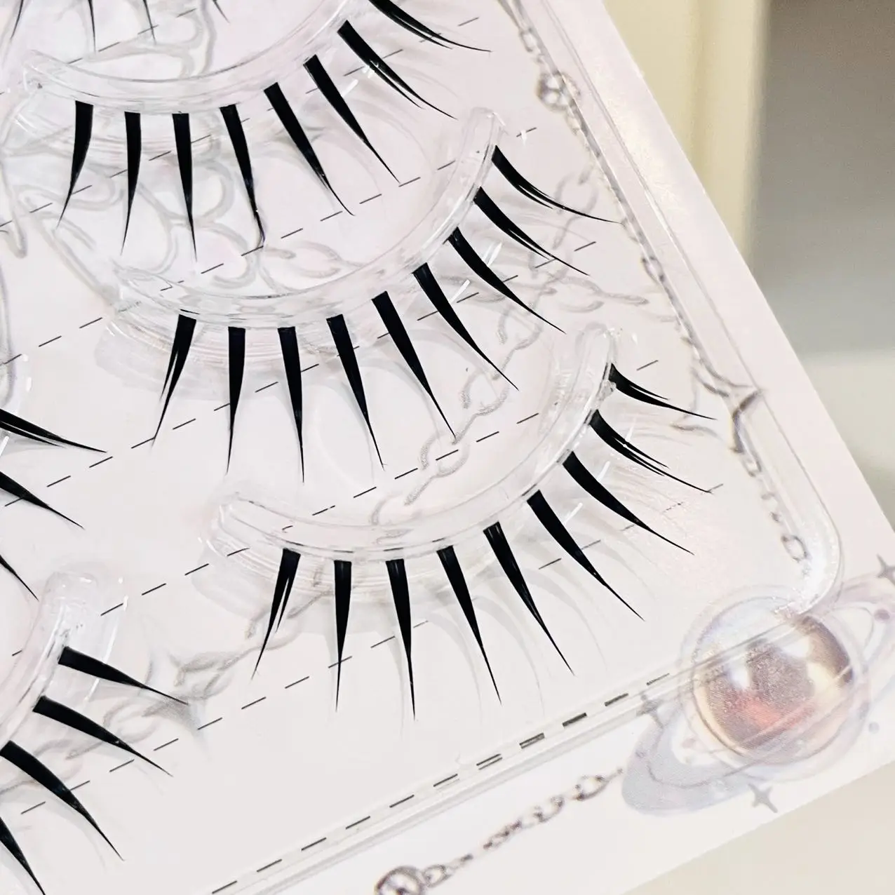 Doudoutian Wet-Look Spiky Full Strip Manga Wimpern mit scharfer Spitze, Wimpernverlängerung, unsichtbares, klares, weiches Band, einfach für Anfänger – Detail 5