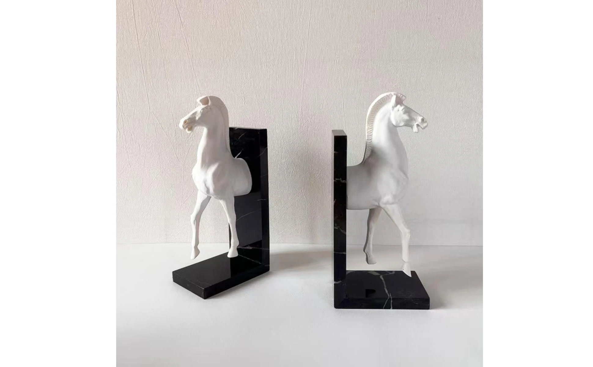 Horse Head Bookend Decorative Horse Head Bookends Creature Bookend Desktop Decoration Home Decor Rustic for Bookshelf, Desk