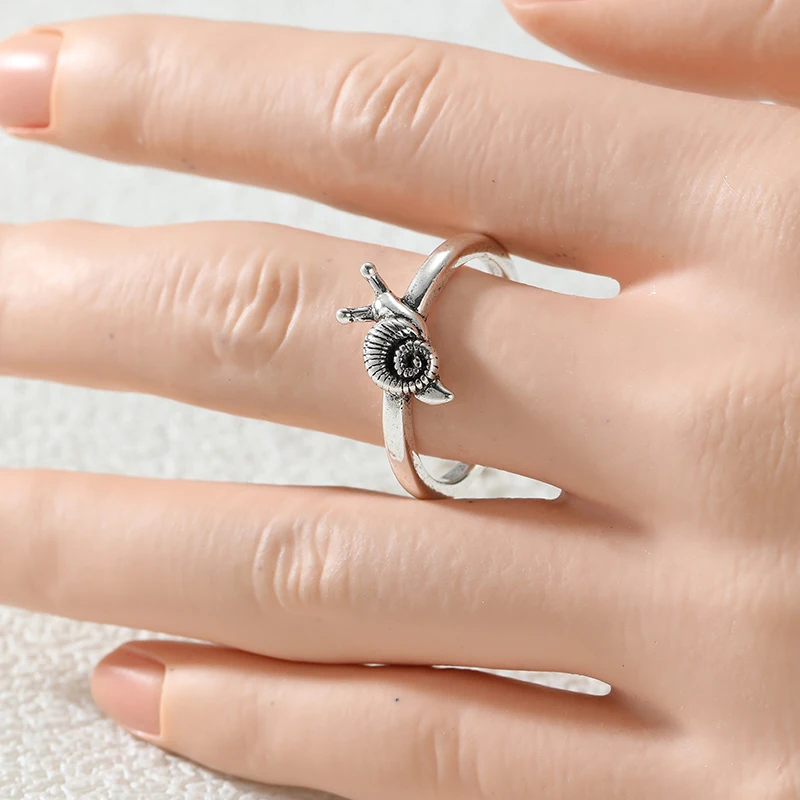 Women's Fashion Personality Snail Handmade Unique Silvery Ring Delicate Vintage Design Banquet Festival Jewelry Accessories Gift