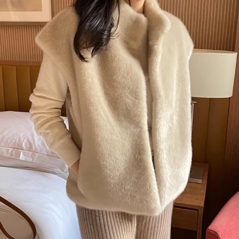 เสื้อกั๊กขนเฟอร์เทียมสำหรับผู้หญิง คอตั้ง แขนกุด สไตล์หรูหรา เสื้อคลุมกันหนาวสำหรับผู้หญิง รุ่น MA173