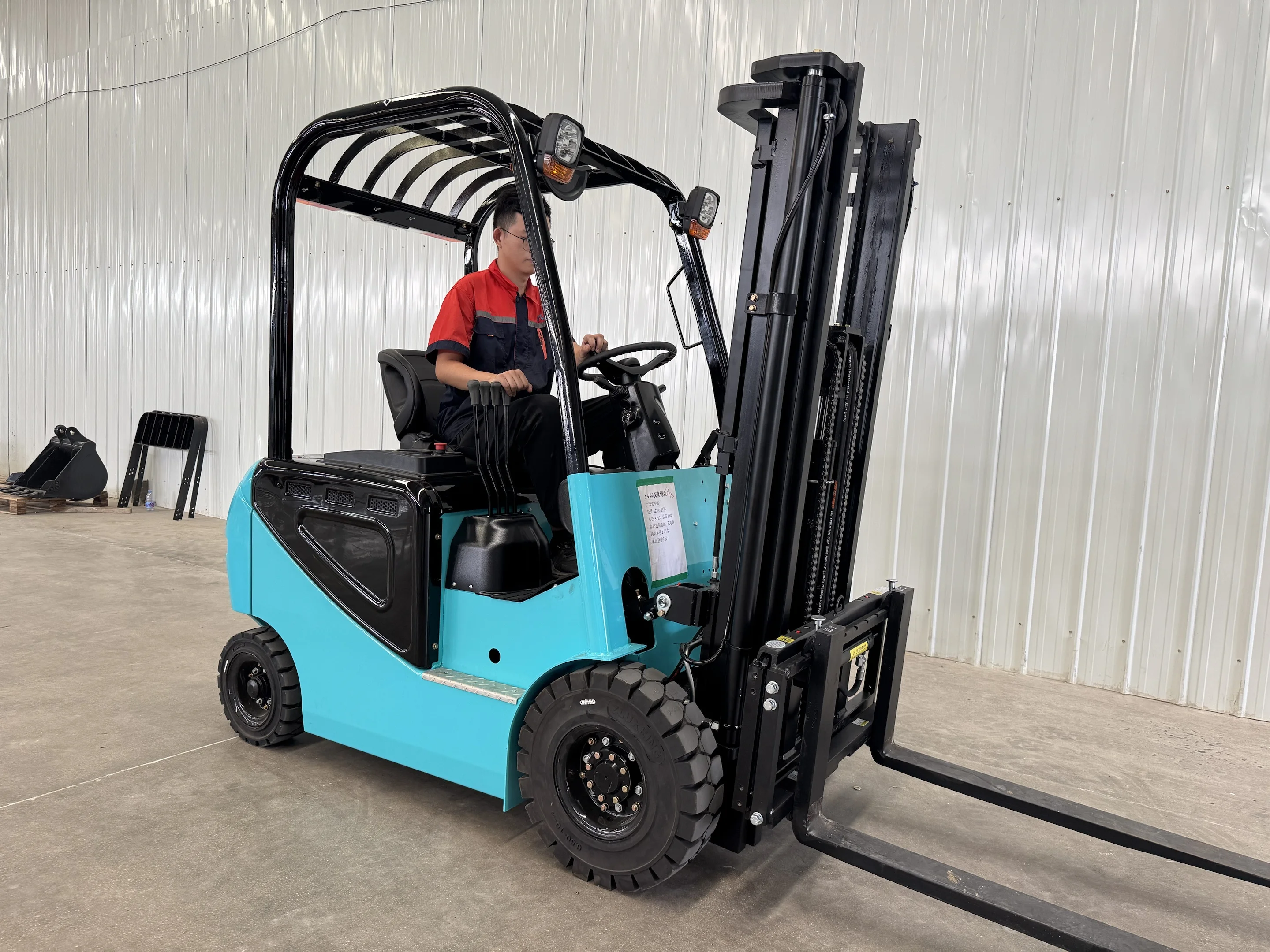 Nicosail 3 Ton Electric Forklift CE Approved Quiet Operation Easy Control for Workshop Logistics Use