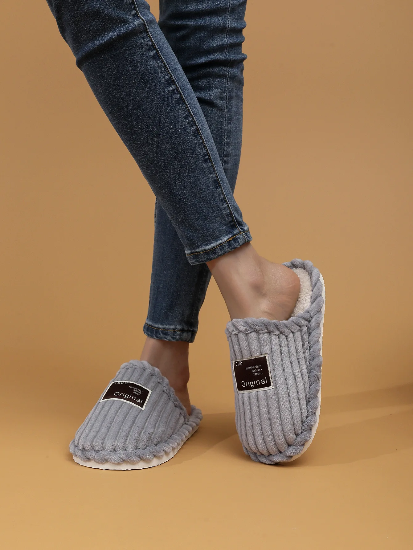 Herren-Hausschuhe, rutschfeste Baumwoll-Slides, wärmende Plüschschuhe, modische Winter-Hausschuhe, bequeme Damenschuhe. – Detail 16