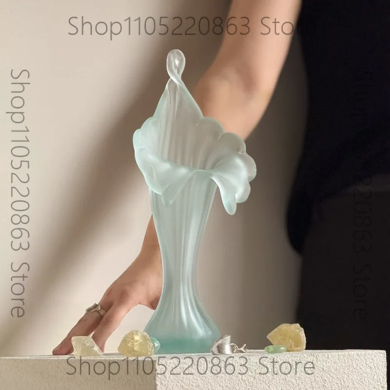 Art Nouveau medieval niche flower ornament frosted glass vase living room soft jewelry bottle