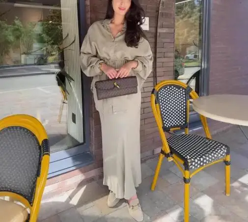 

Осенняя новая женская повседневная однотонная рубашка с длинными рукавами и пуговицами с лацканами и джинсовая юбка с высокой талией «рыбий хвост»