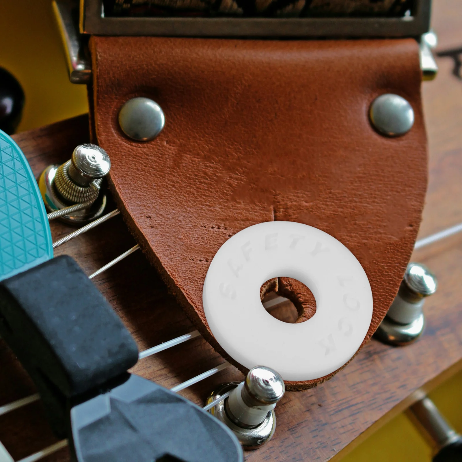 

20Pcs Guitar Strap Lock Washers Anti-Slip Blocks Secure Electric Bass Guitar Strap Parts