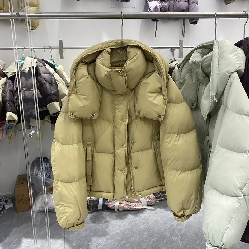 معطف نسائي من White Duck Down لعام 2025 سترات شتوية جديدة سميكة للنساء مع قلنسوة ومزاج فضفاض قصير سترات نسائية H568