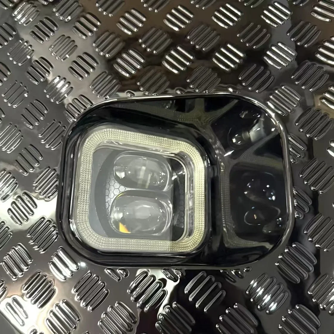 Golden Eye Fog Lamp with Cover For Toyota Land Cuiser LC250 2024 2025 Led Lens High Brightness Fog Lamp Modification Accessories detail image 3
