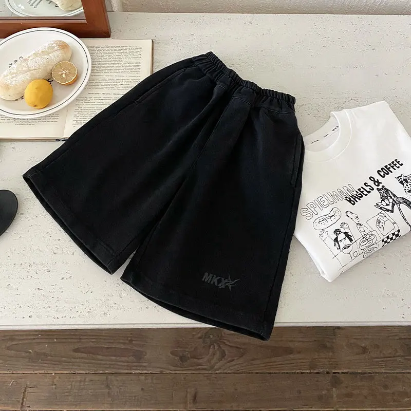 Boys' shorts summer 2025 new children's casual pants children's summer breathable thin medium pants black five-point pants