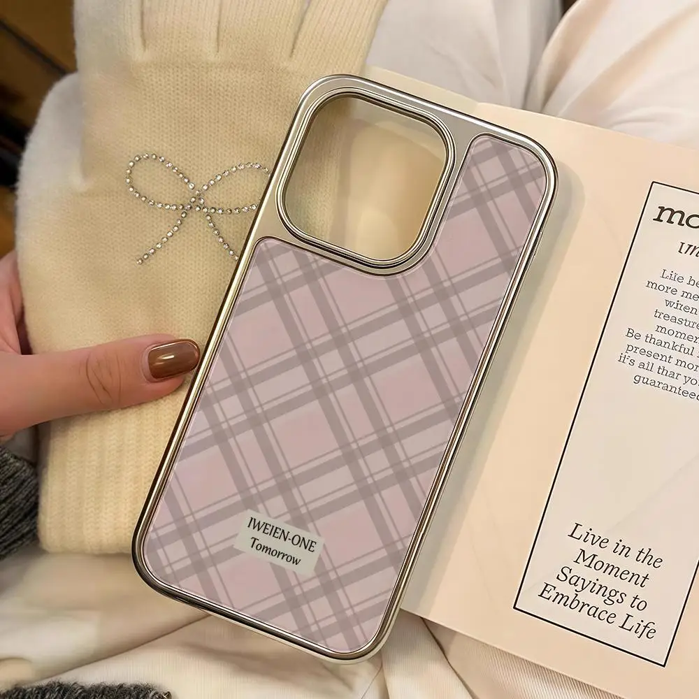 

Blogger’s Style Lovely Girl Pink Check Phone Case For iPhone 16 15 14 13 12 11 Pro Max Plus HD Magsafe Metal Carbon Hard Shell