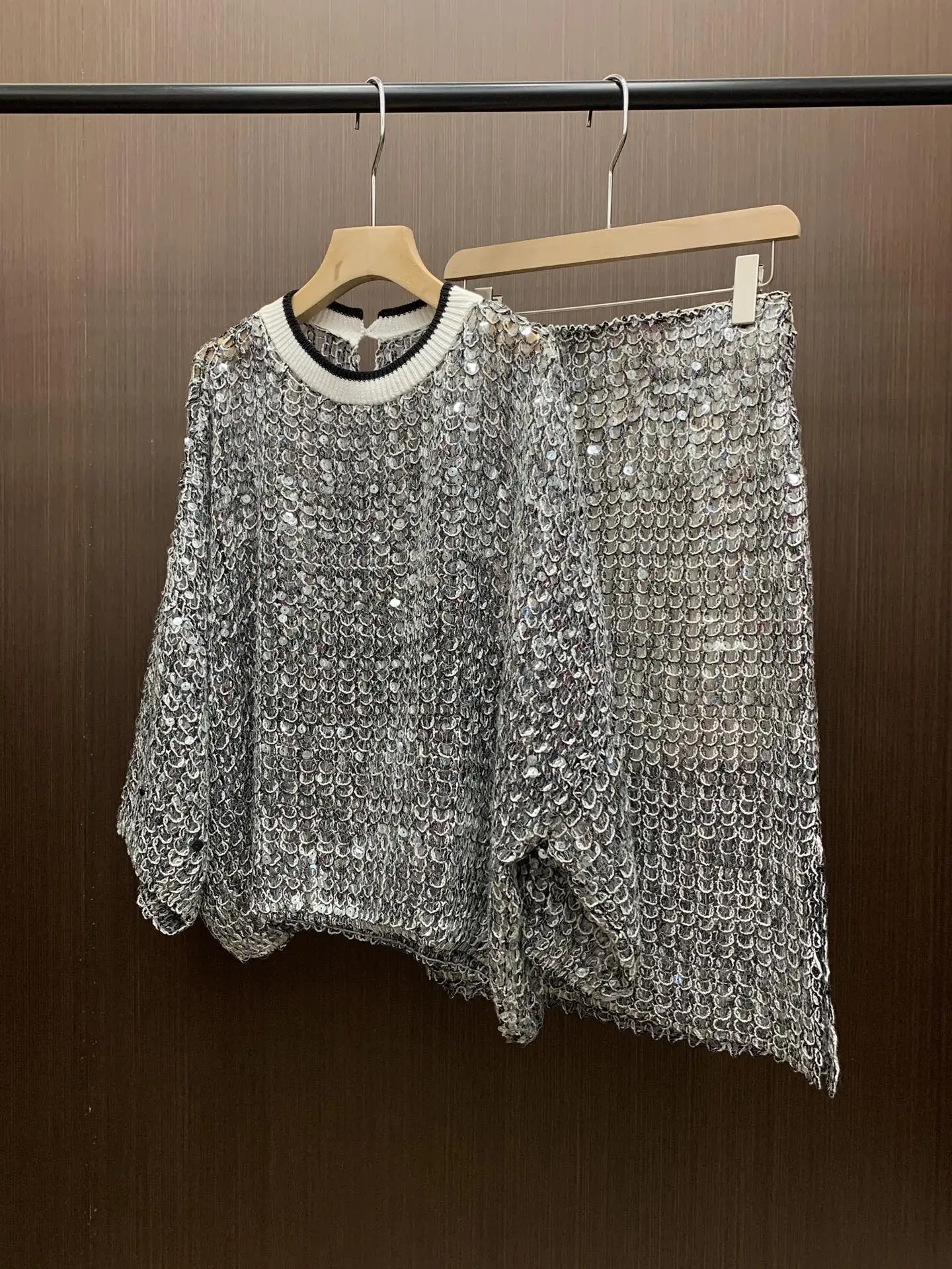 20244 Spring New Heavy Industry Fish Scale Sequin Vest Half Skirt Elastic Waist Shorts Loose Long Sleeve Top Women