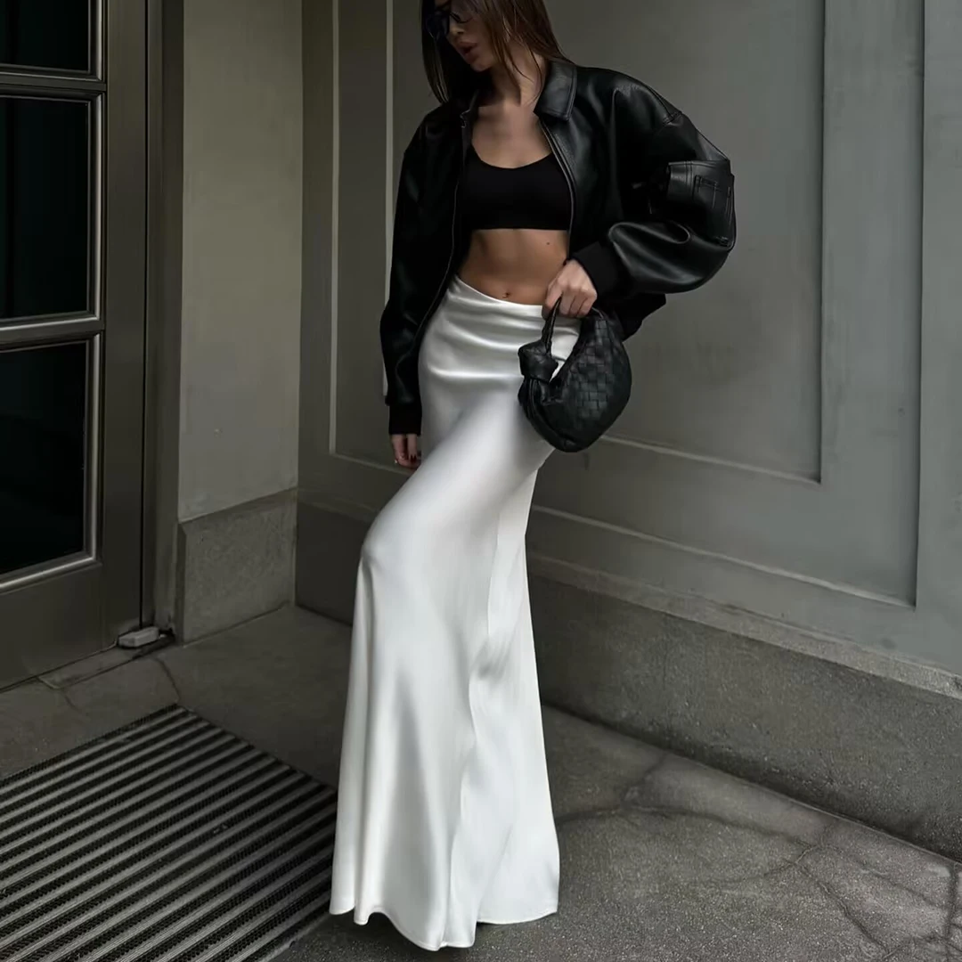 

Elegant Satin Midi Slip Skirt with Side Zipper – Smooth & Flowing Fit for Versatile Styling