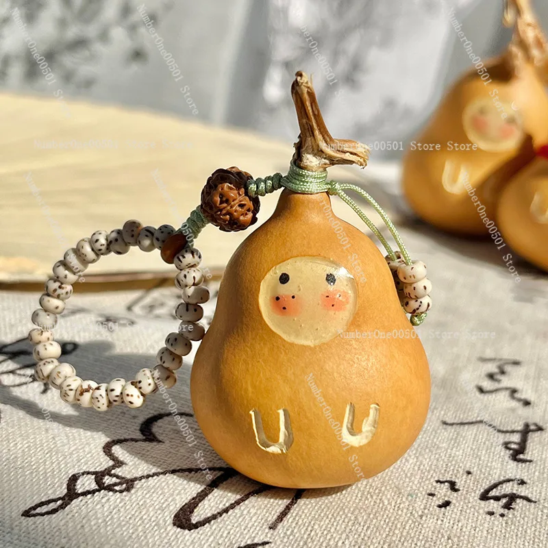 

Natural Gourd Ornament Hand Polished Pendant for Car Home Decor Cultural Artisan Crafted Decoration