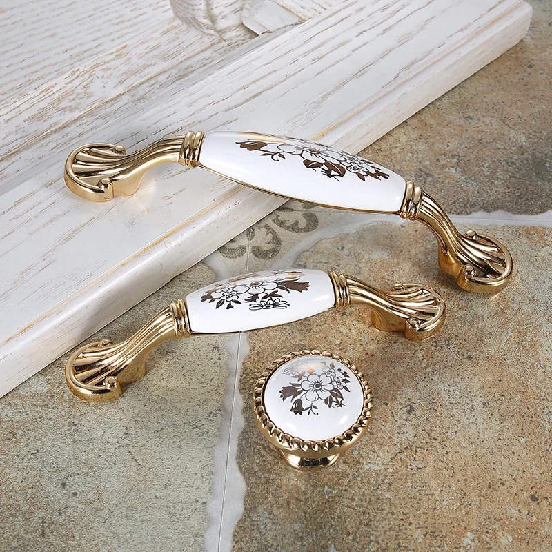 YM الطباعة الأوروبية السيراميك مقبض خزانة حديثة مقابض باب خزانة الملابس الكلاسيكية الذهب زهرة المقابض مقبض حديقة تسحب 7015