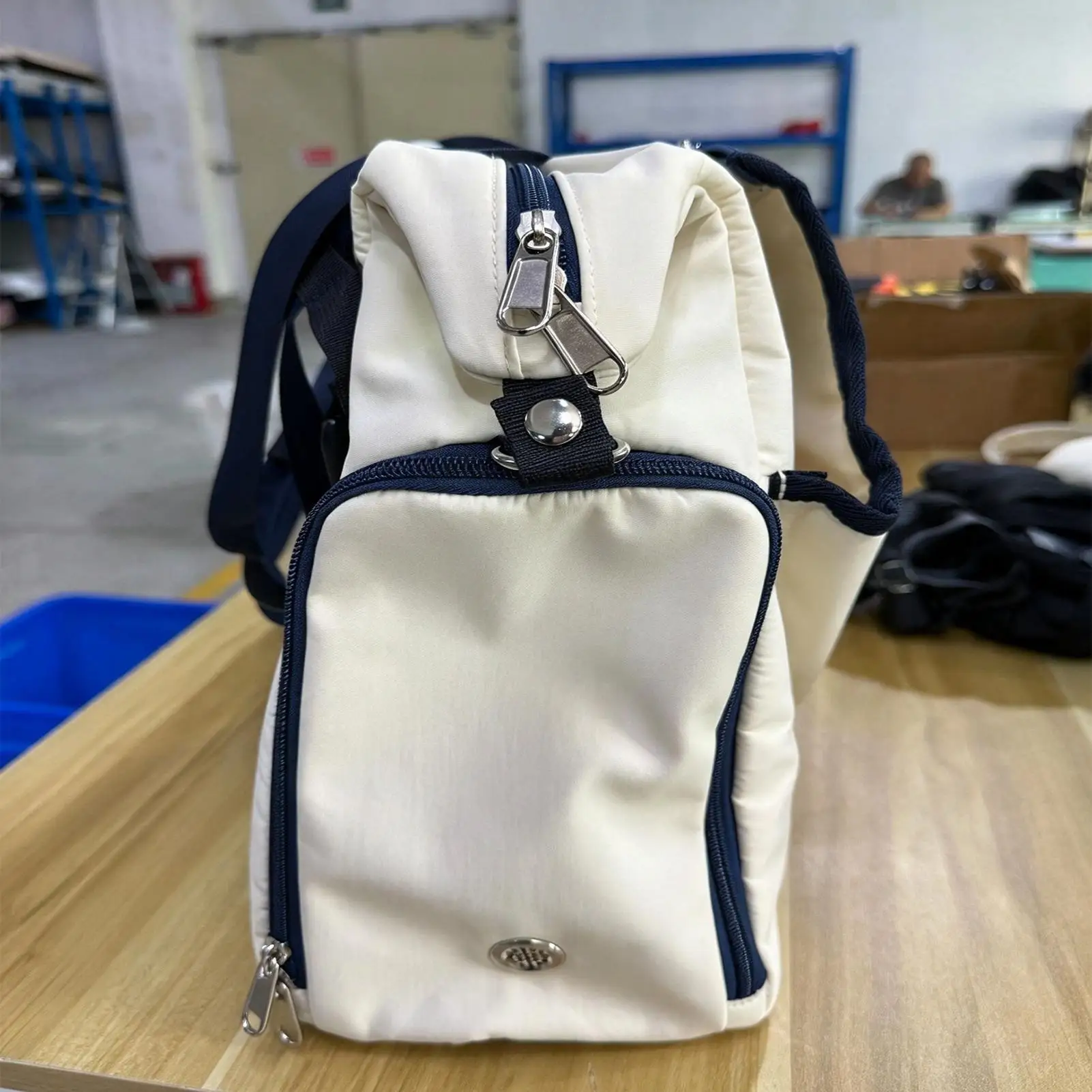 sac-de-tennis-pour-femmes-pouvant-contenir-2-raquettes-sac-de-sport-avec-compartiment-ventile-pour-chaussures-et-poche-pour-articles-mouilles-compatible-avec-un-ordinateur-portable-de-156-pouces