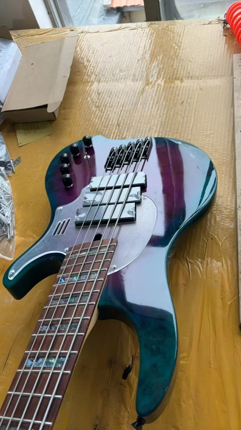 

High quality 5-string electric bass,Rosewood scalloped fingerboard,Abalone Mosaic,Active electronics,Live photo,Free delivery