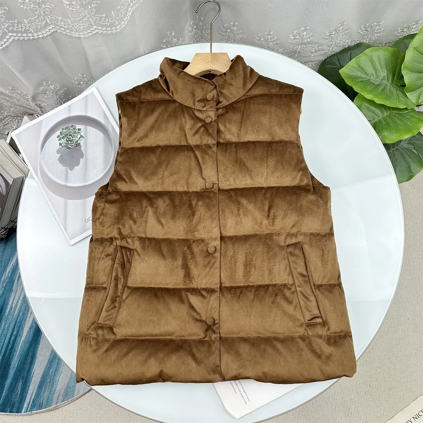 

Классический модный повседневный универсальный женский зимний жилет с воротником-стойкой без рукавов, утепленный толстым теплым наполнителем из белого утиного пуха