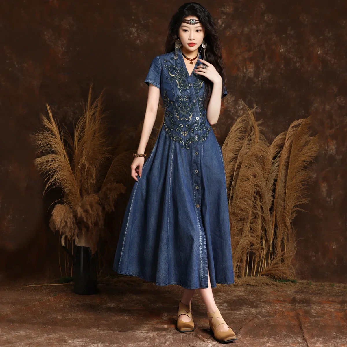 

Cardigan V-neck Denim Dress Summer New Retro Heavy Embroidery Waist Slimming Dress