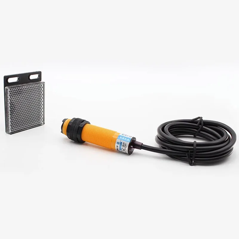 

2 м сенсорный трехпроводной NPN PNP NO NC E3F-R2N1 N2 P1 P2 Неретрацифровой цилиндровый усилитель фотоэлектрический сенсорный переключатель M18