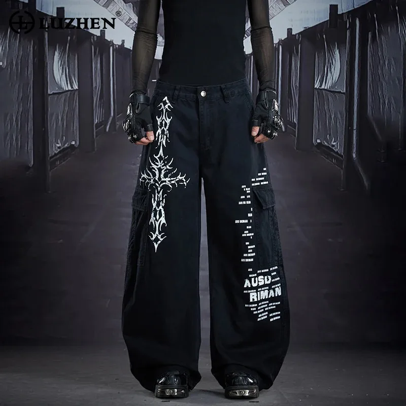

LUZHEN 2025 оригинальные нишевые узор с принтом и несколькими карманами, дизайнерские повседневные брюки, мужские стильные свободные прямые брюки-карго JY5754