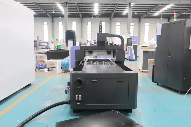 Acctek เครื่องตัดโลหะ2KW เลเซอร์ไฟเบอร์เครื่องตัดแผ่นโลหะขนาดเล็กแบบ CNC สำหรับเครื่องตัดแผ่นโลหะขนาดเล็ก