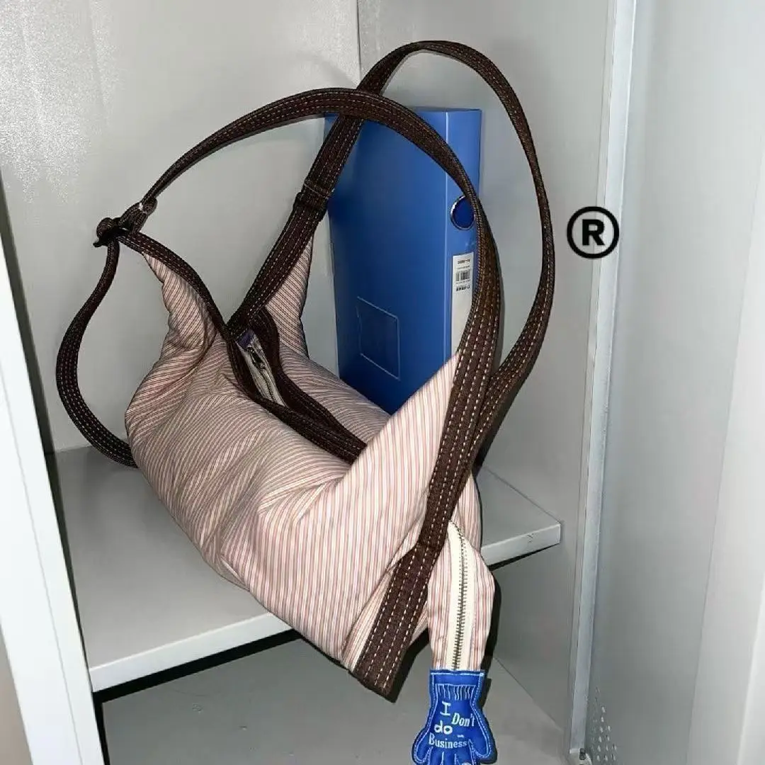 Hochkapazitäts-Tasche für Damen 2026 Frühling Sommer Mode Neue Einfache Gestreifte Bürodamen-Schultertasche Handtasche Vielseitig Einsetzbar