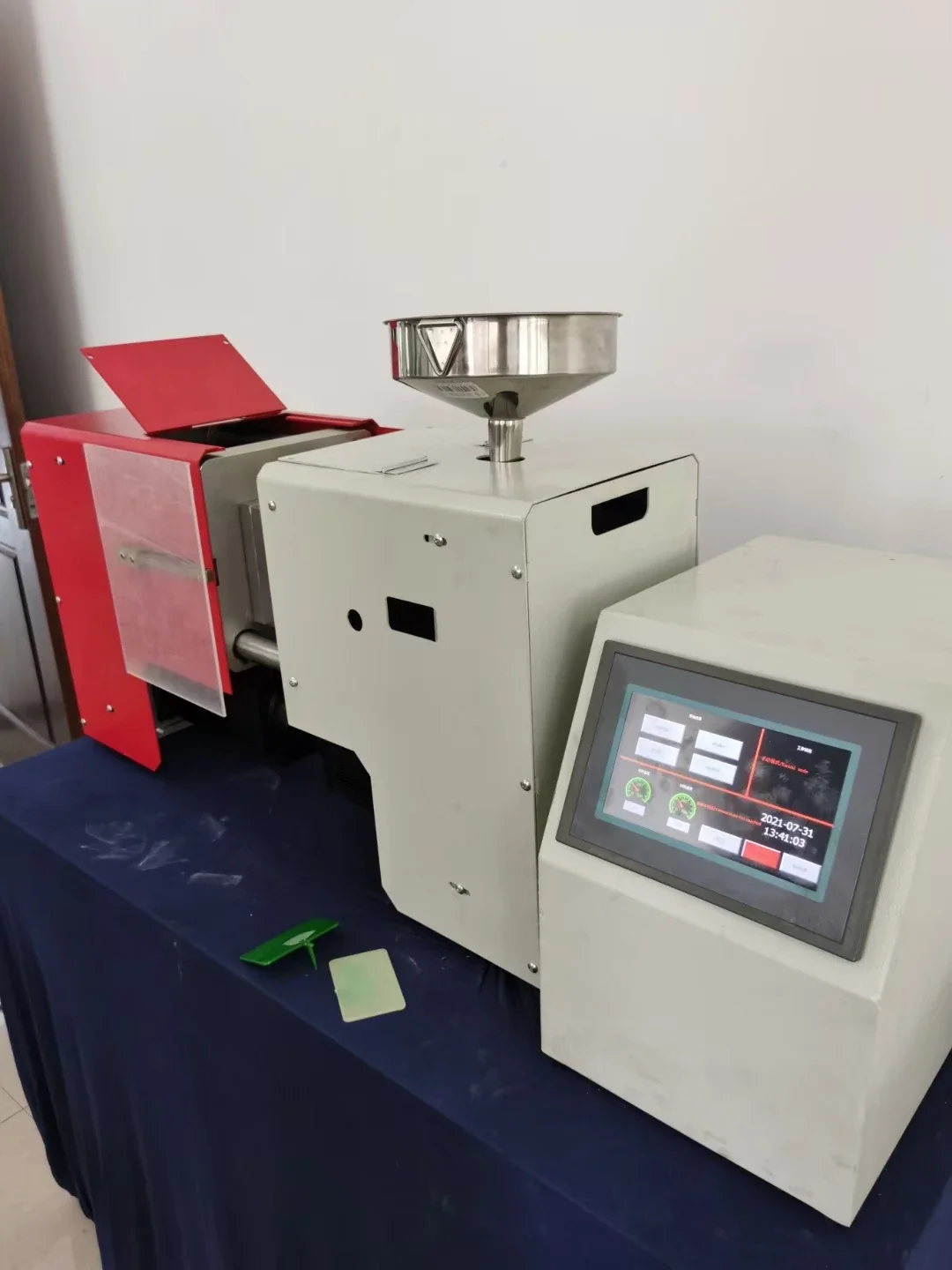 Full electric type Desktop mini molding machine with CE certificate