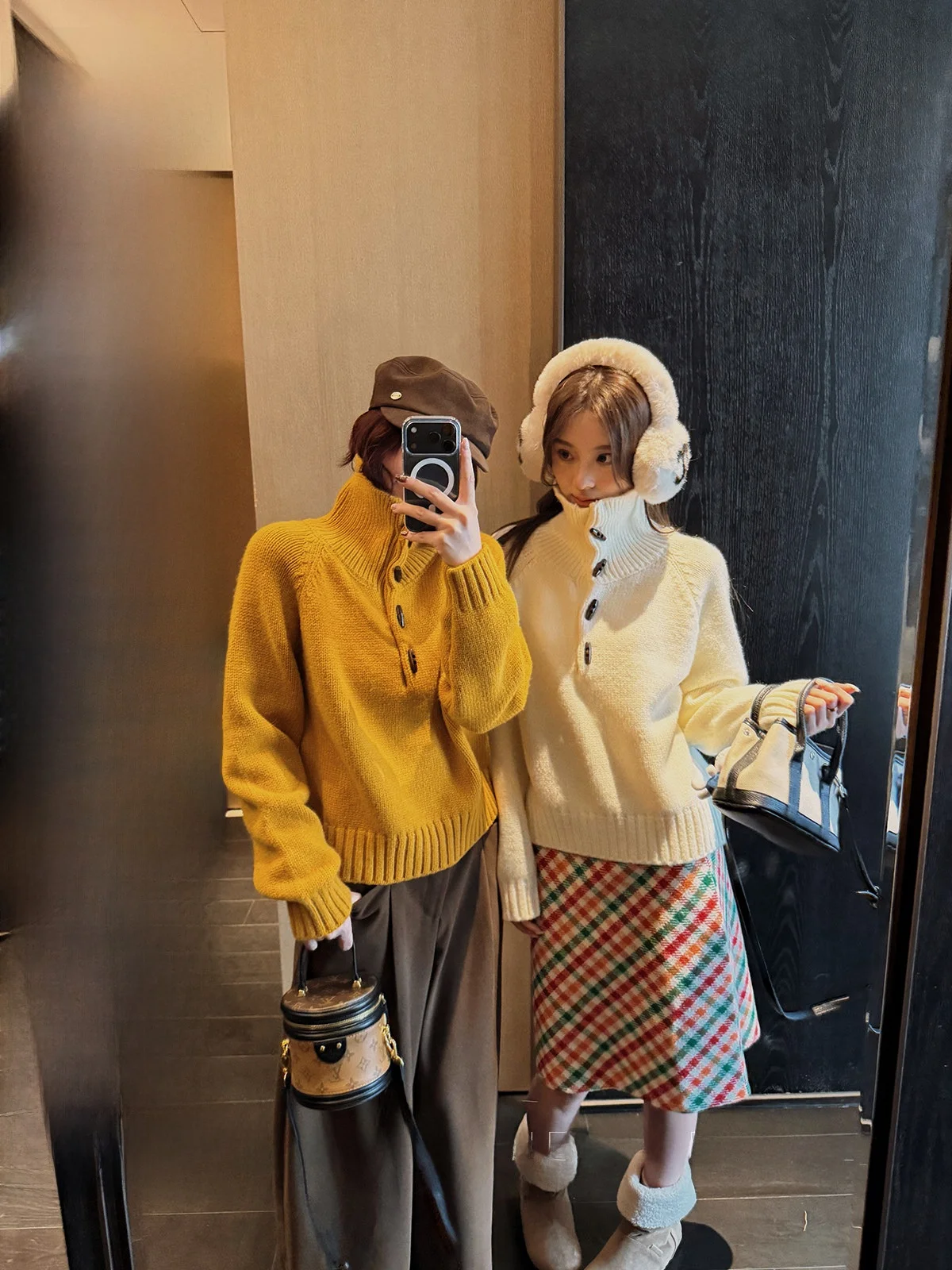 

Yellow High Collar Thiened Knitted Sweater Women's Loose Fit Faux Horn Button Winter New Sle Casual Sle Faionable Top