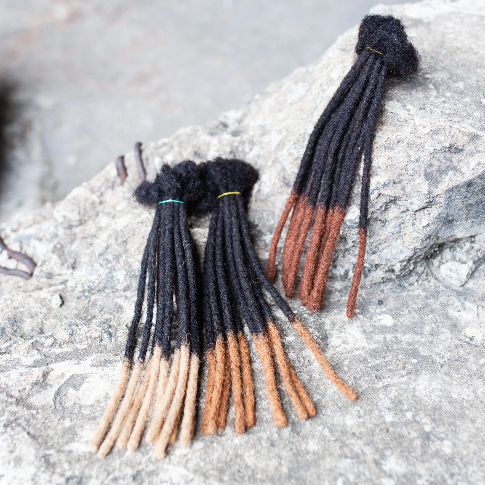 

Ombre 0,6 см Loc Extension 100% человеческие волосы Наращивание дредов Бразильские волосы Полная ручная работа Настоящие наращивания Inter Loc 10 дюймов