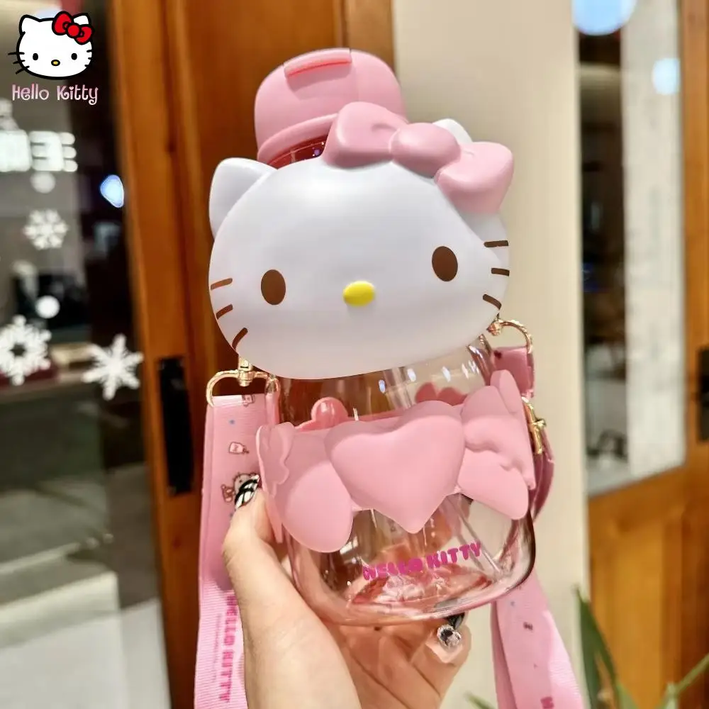 Sanrio Kulomi Kubek na wodę Śliczny kubek ze słomką z kreskówek dla dzieci w wieku szkolnym Plastikowa butelka na wodę o dużej pojemności Prezent dla dziewczynki Kubek kosmiczny 850 ml