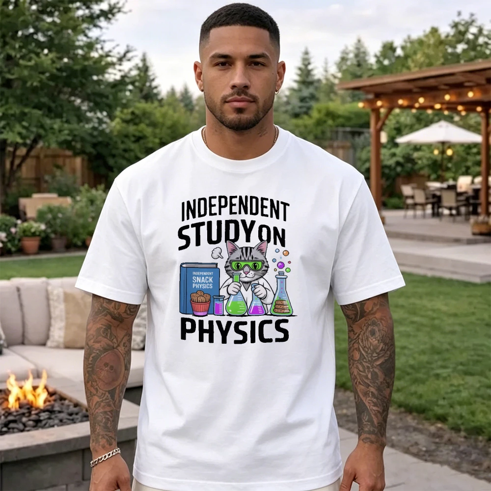 T-shirt à col rond et manches courtes en coton doux blanc avec motif chat scientifique de la série Snack Physics, idéal pour l'étude autonome, humoristique et amusant