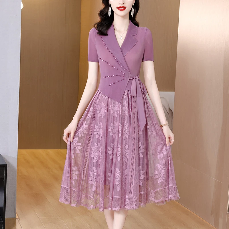 البدلة طوق اللباس المرأة الصيف تصميم جديد أناقة التطريز مطوي أعلى خياطة الأزياء شبكة ألف خط فساتين متوسطة الطول