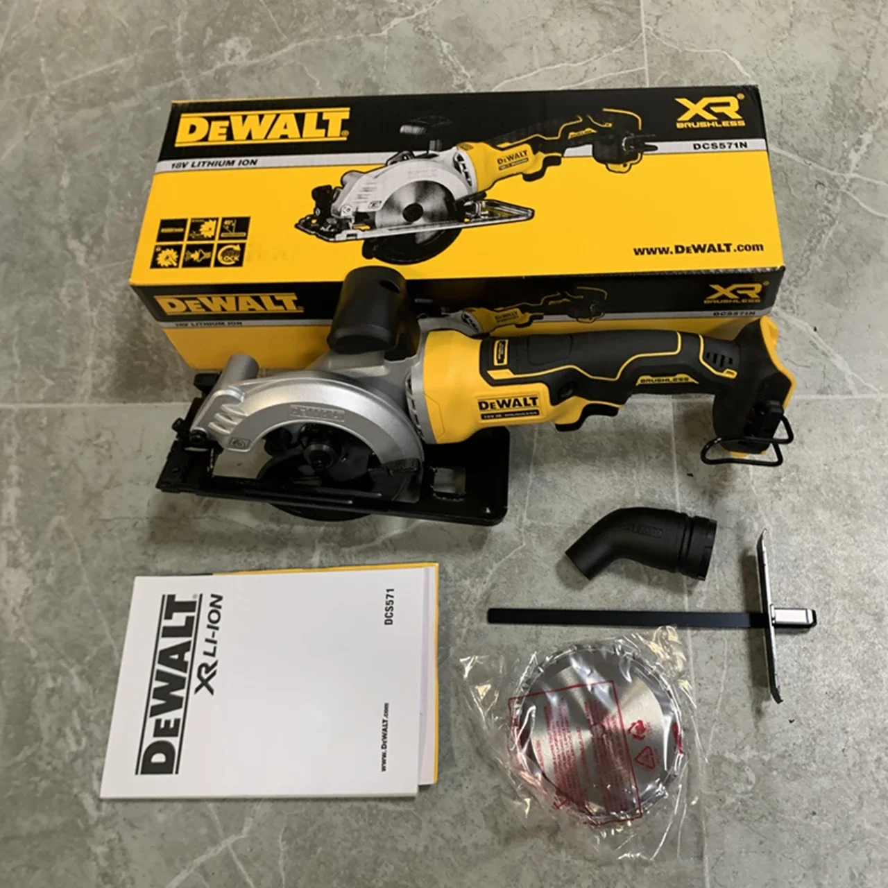 DEWALT ATOMIC 20V MAX Brushless 4-1/2 in. Cordless Circular Saw (Bare Tool) New