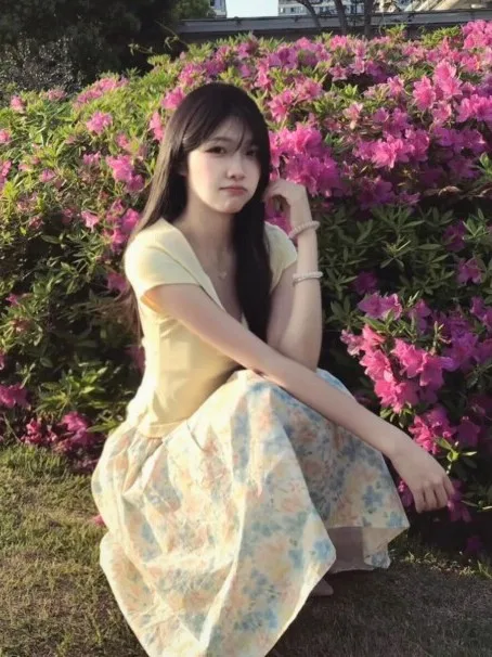 

Gentle Wind Unique Beautiful Floral Half Skirt Two Piece Set Youthful Summer 2026 Comfortable Fashionable Women's Ensemble