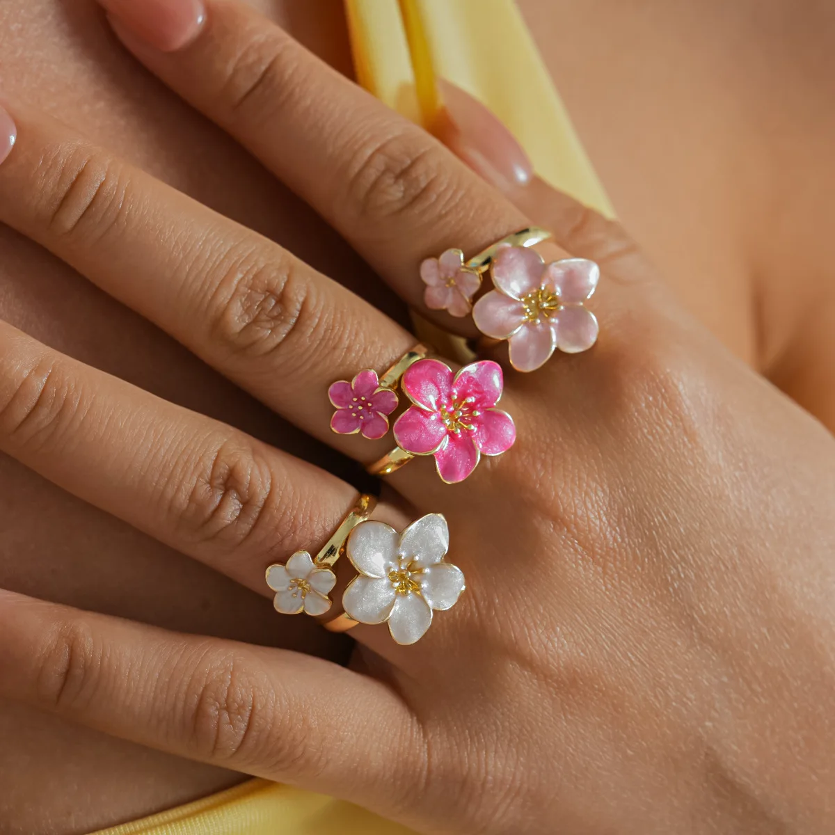 Enamel Floral Flower Openwork Ring for Women Sweet Cherry Blossom Finger Rings Party Wedding Daily Wear Jewelry Gifts