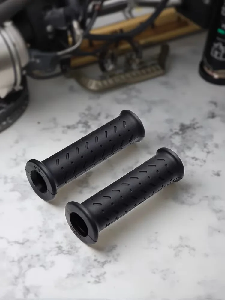 For Triumph Speed Triple 1050 Street Triple R 675/R 22mm Motorcycle Accessories OEM Rubber Handle Grip cover