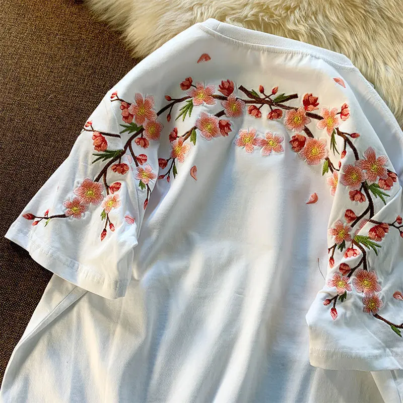 Lovers Embroidered Summer T-shirt 2024 New Women Flower Cotton T Shirt Students Casual Tee Short Sleeves Top Loose T-shirt 3XL