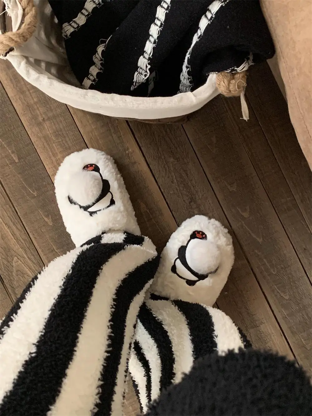 Cute Panda Cotton Slippers For Men And Women Winter Fun And Comfortable Home Slippers Shoes With Velvet And Warmth