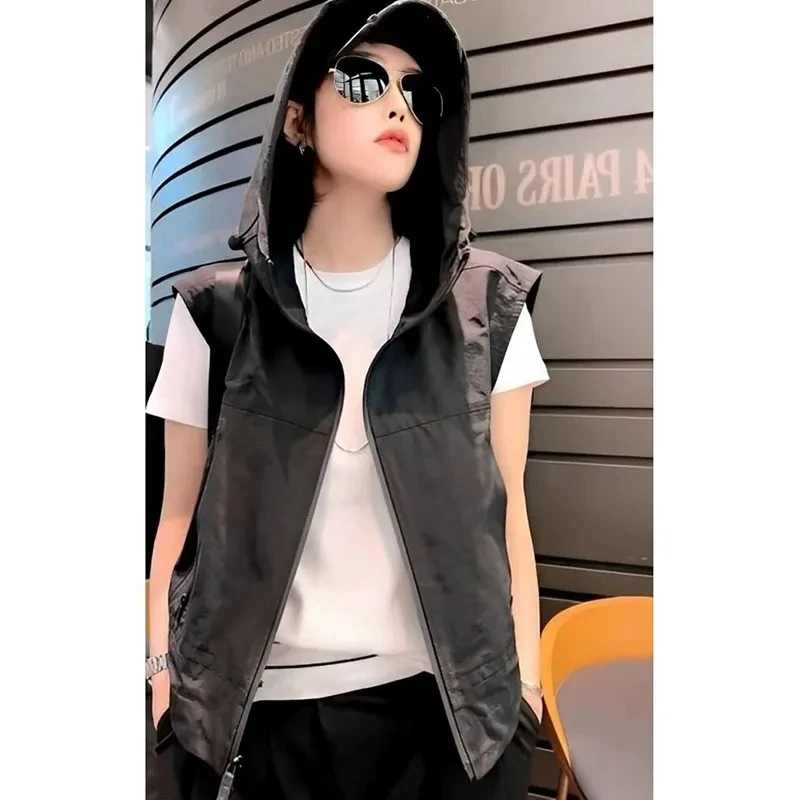 Year's Popular Women's Coat Outside The Waistcoat 2025 Spring Autumn New Jacket Female Fashionable Black Hooded Vest Outwear