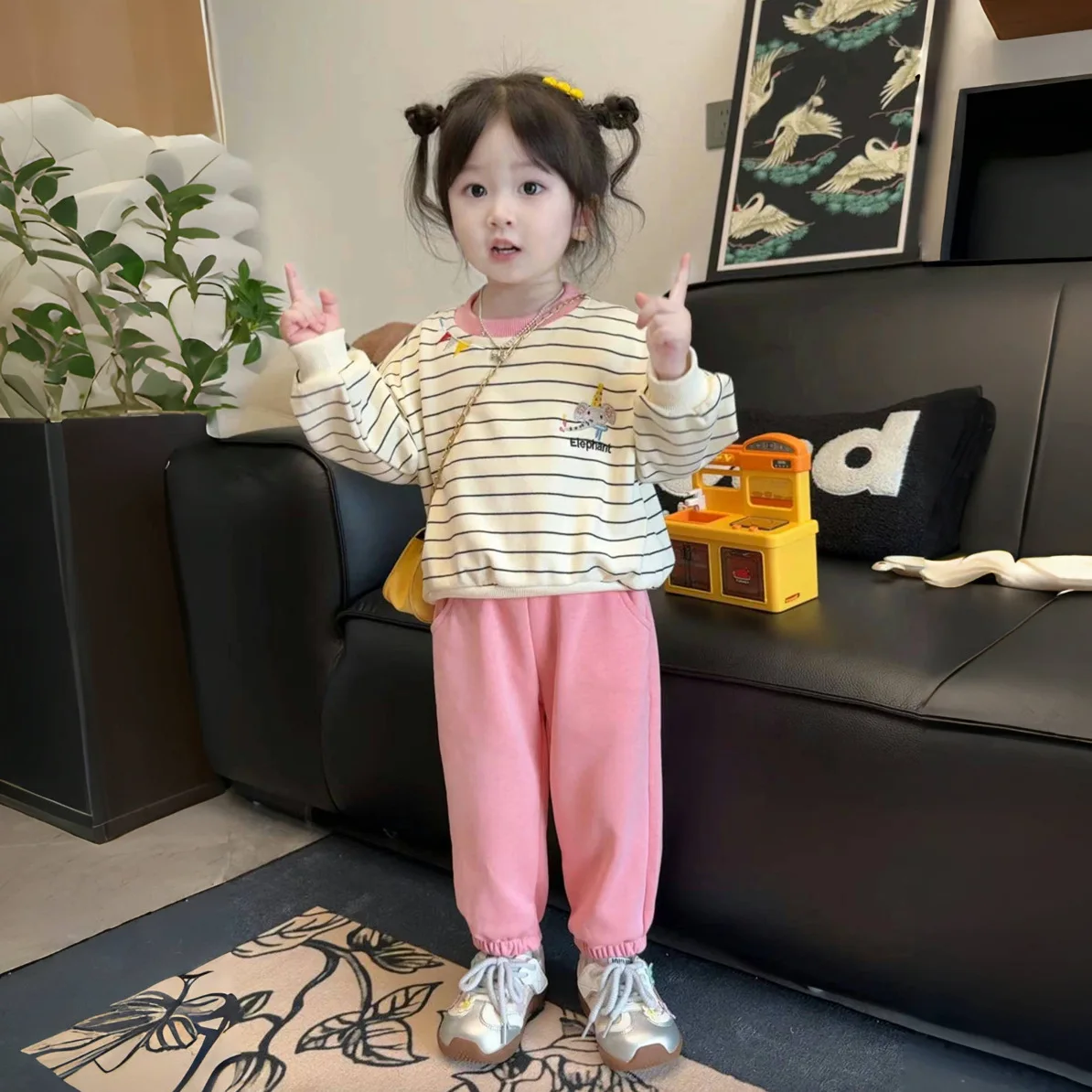 

2024 Autumn Toddler Kid Girl 2PCS Clothes Set Cotton Striped Elephant Sweatshirt Pink Elastic Waist Jogger Pant Baby Girl Outfit