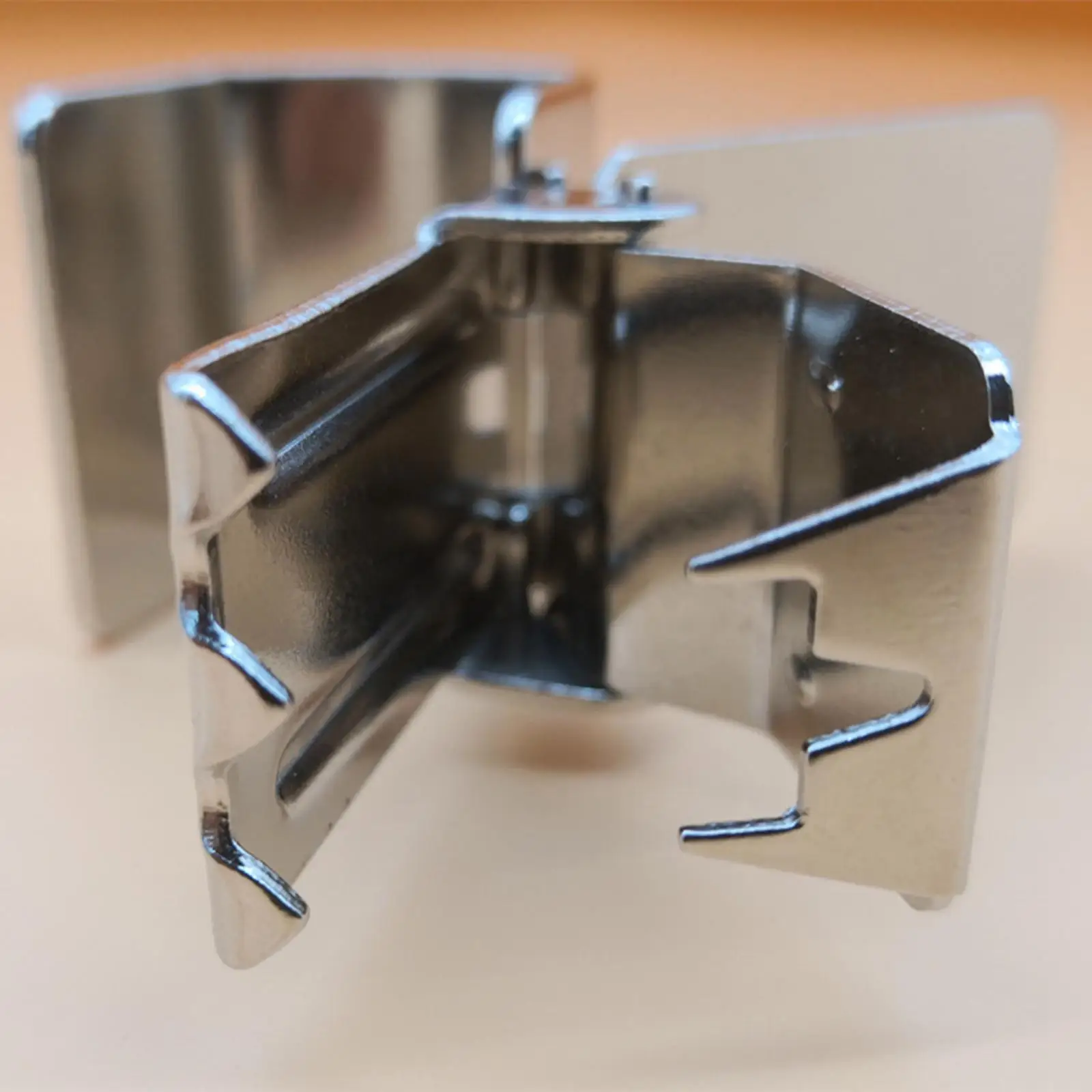 

Набор из 6 зажимов для ковров и одеял с захватами-прищепками, многофункциональные фиксаторы для ковров после стирки, для дома