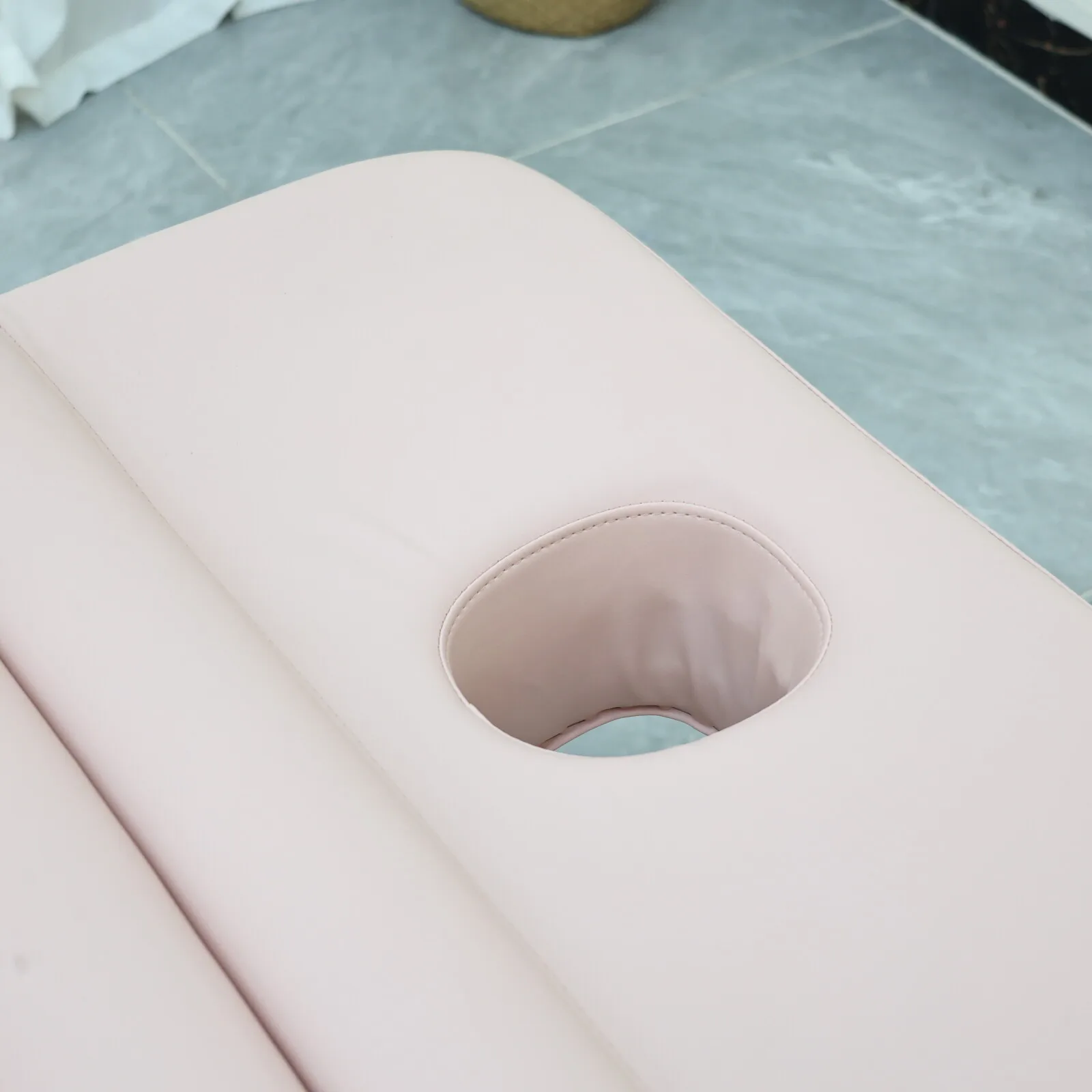 Luxuriöses elektrisches Kosmetikbett mit goldenem Untergestell, verstellbares Massagebett für Schönheitssalons, medizinisches Beauty-SPA-Therapie-Massagebett – Detail 13