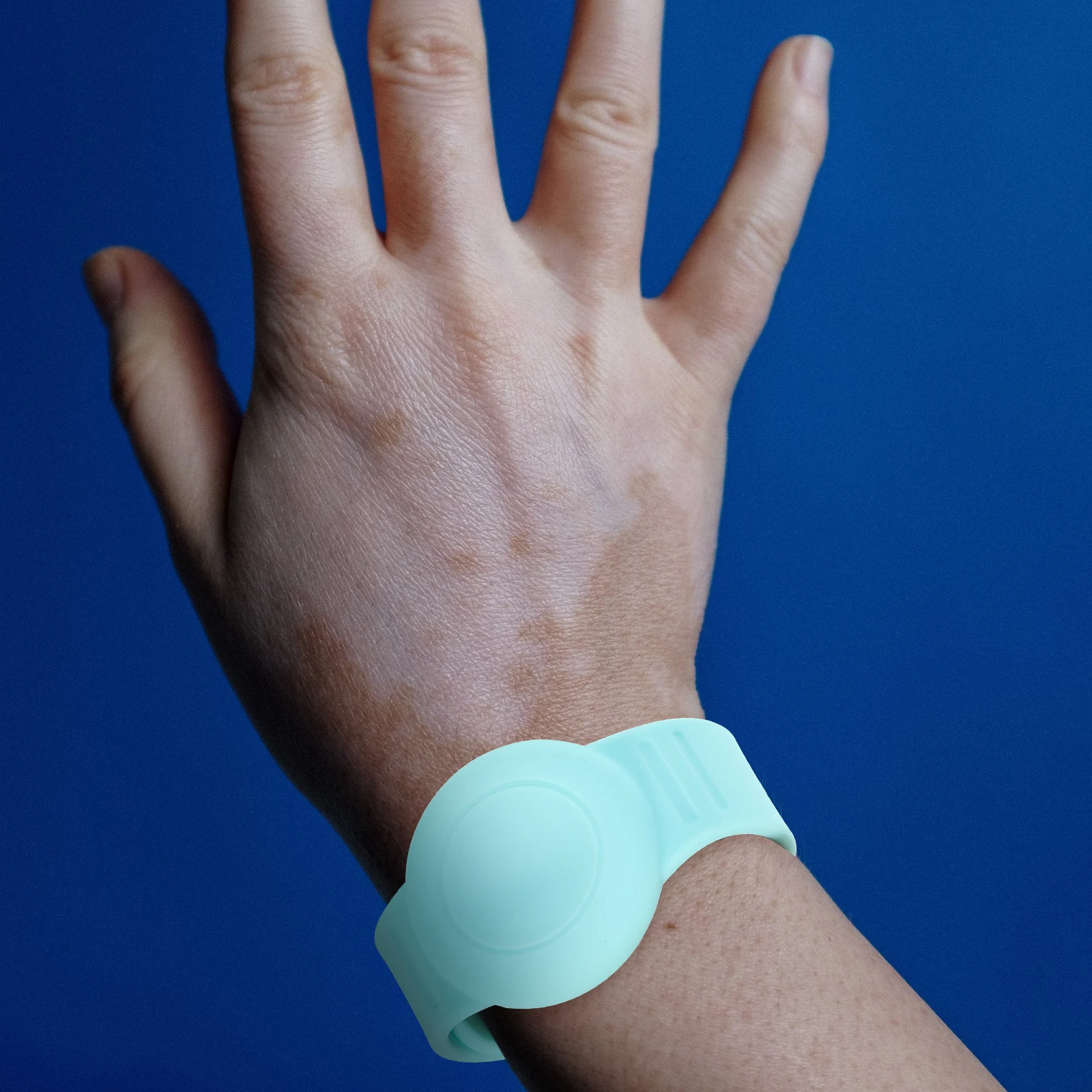 

Waterproof Silicone Tracker Wristband Protective Locator Strap Anti-Lost Shockproof Comfort Fit Smartwatch Band For Kids
