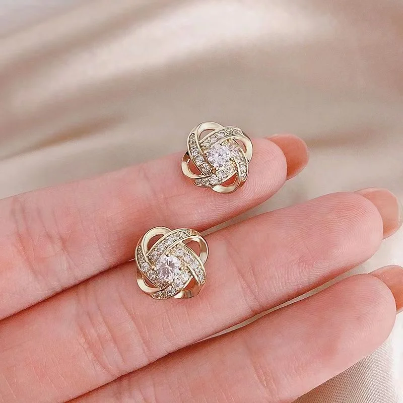 

EVISPOL Luxury Zircon Stud Earrings Simple Cross Hollow Geometric Earrings Wedding Party Exquisite Ear Jewellery for Women Gifts