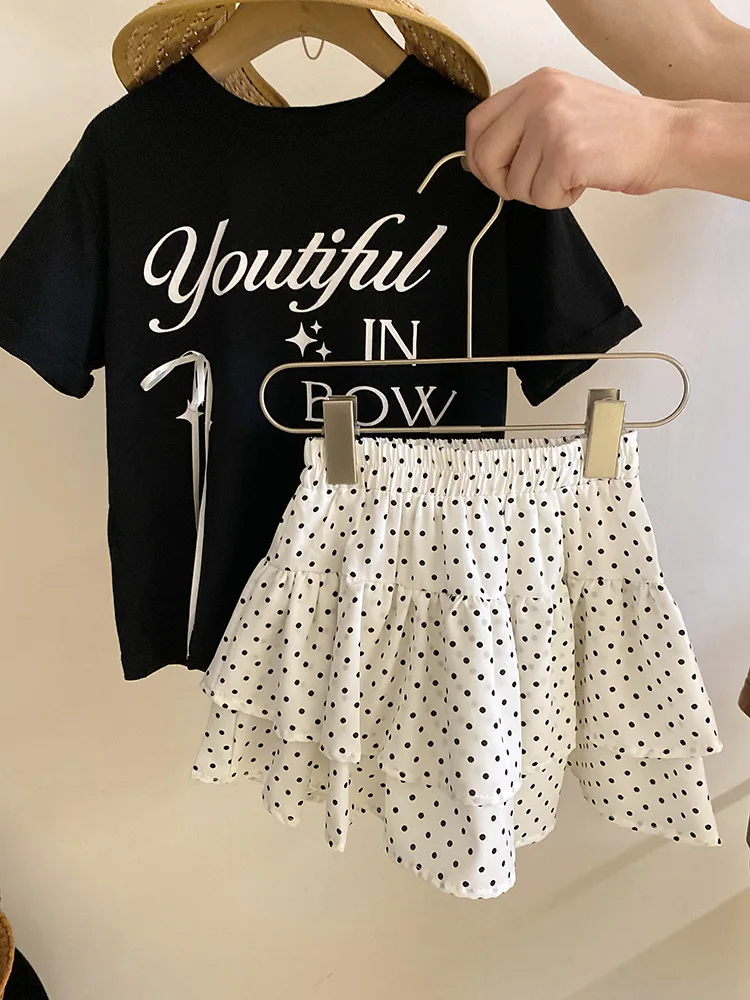 Suit2024summer Nieuwe Meisjes Letter Bowtt-Shirt Top Modieuze Polka Dot Gelaagde Rok