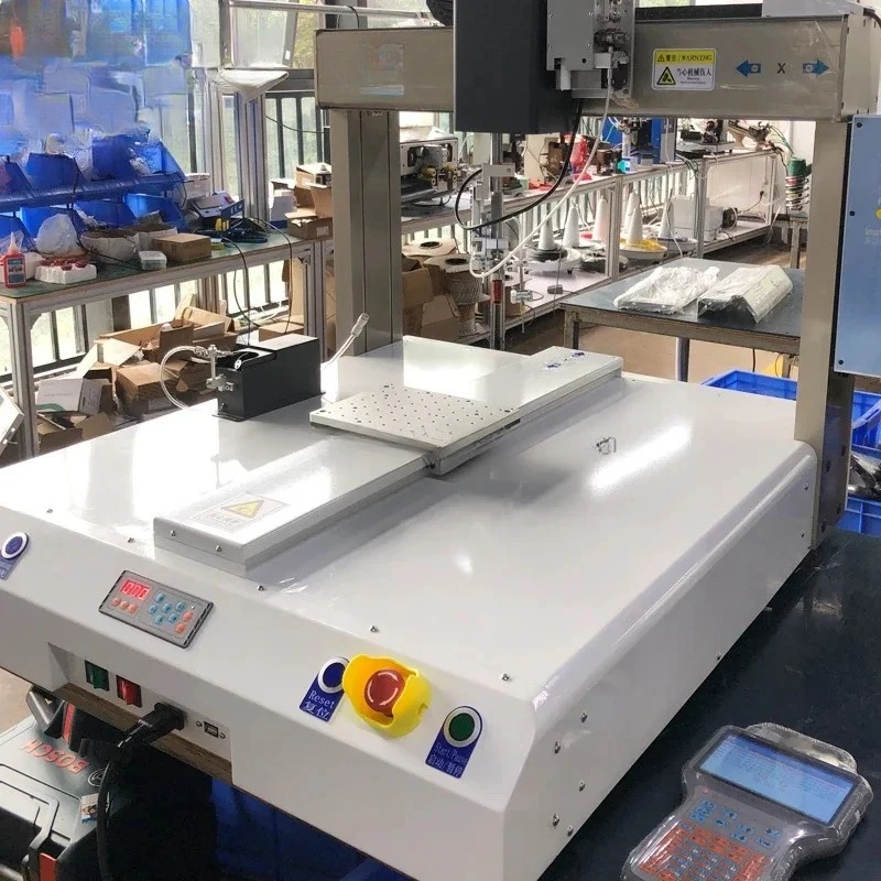 Saldatrice per PCB desktop a 5 assi con stazione di ferro robotica automatica a testa singola