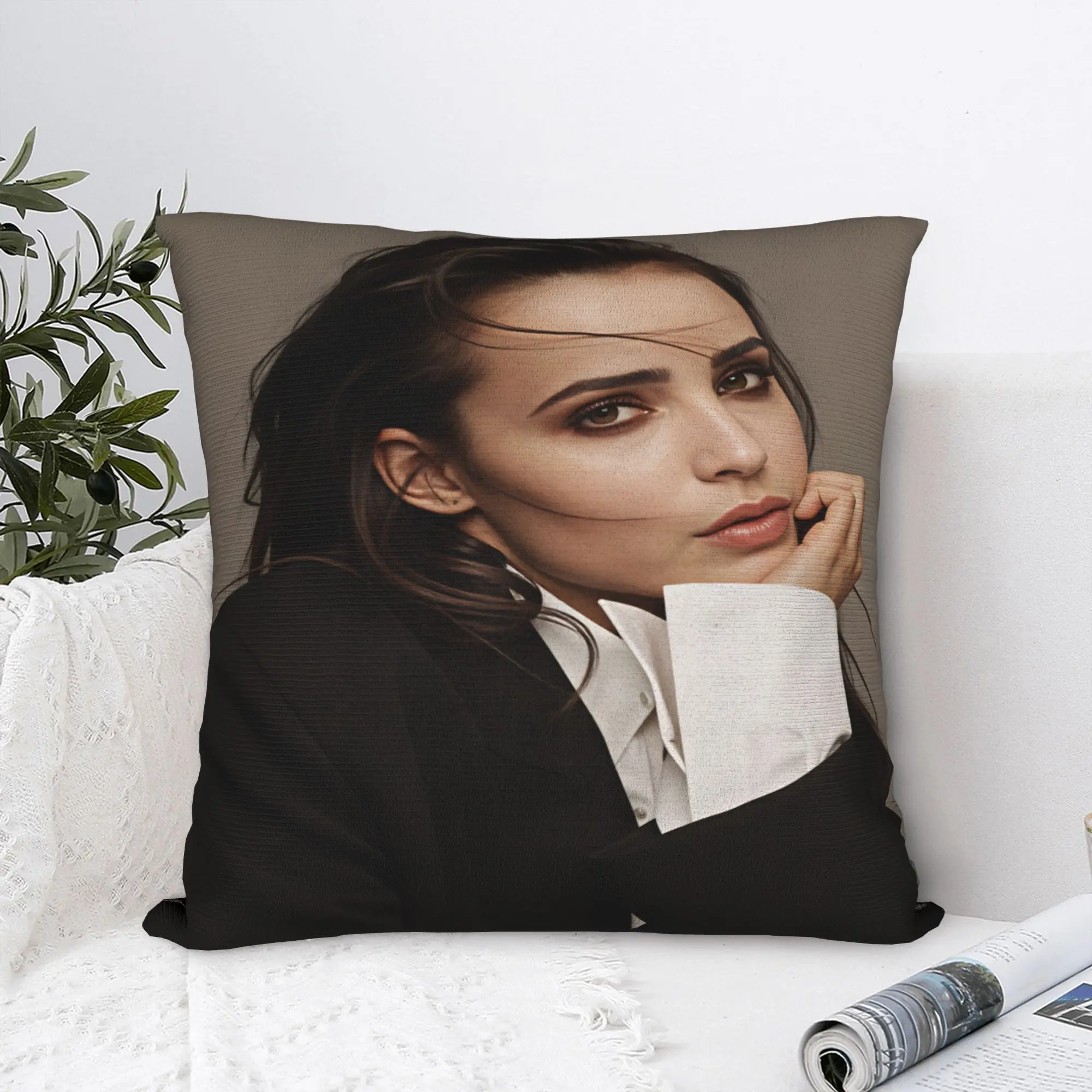 Actor Sofia Carsons Pillowcases  Novelty Pillow Case For Couch Sofa Bedroom Soft Pillow Cover