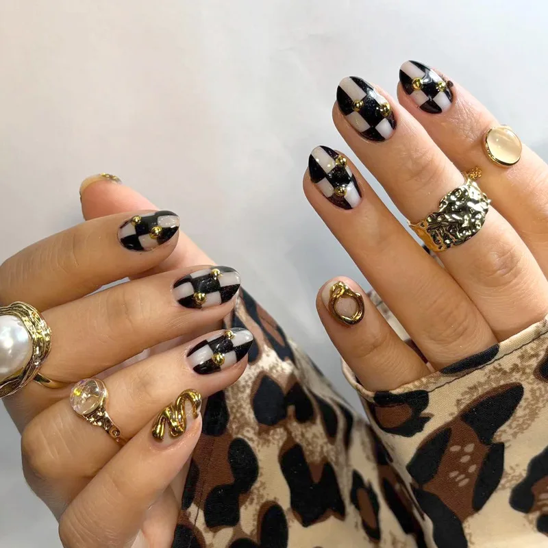 

24PCS False Nails Autumn Winter Amber Polka Dot Press on Nails Glass Beads Bow Short Oval Fake Nails Ins Style Gentle Whitening