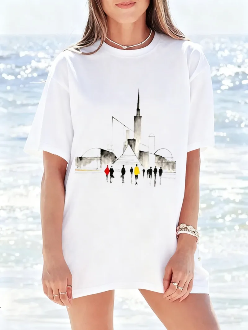 Camiseta feminina branca solta estampada de manga curta, arquitetura urbana e estampa de personagens, padrão de roupa casual